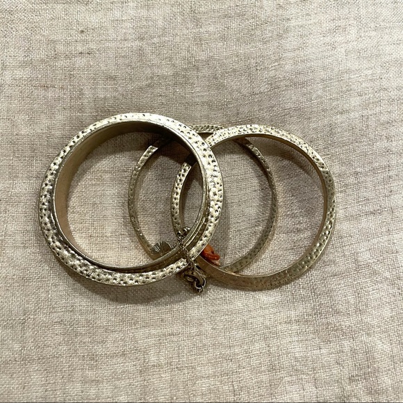 Chico’s Set of 3 Gold-toned Bangle Bracelets - Picture 2 of 5